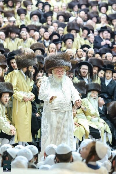 טעקע:אם אביו במצוה טאנץ.jpg